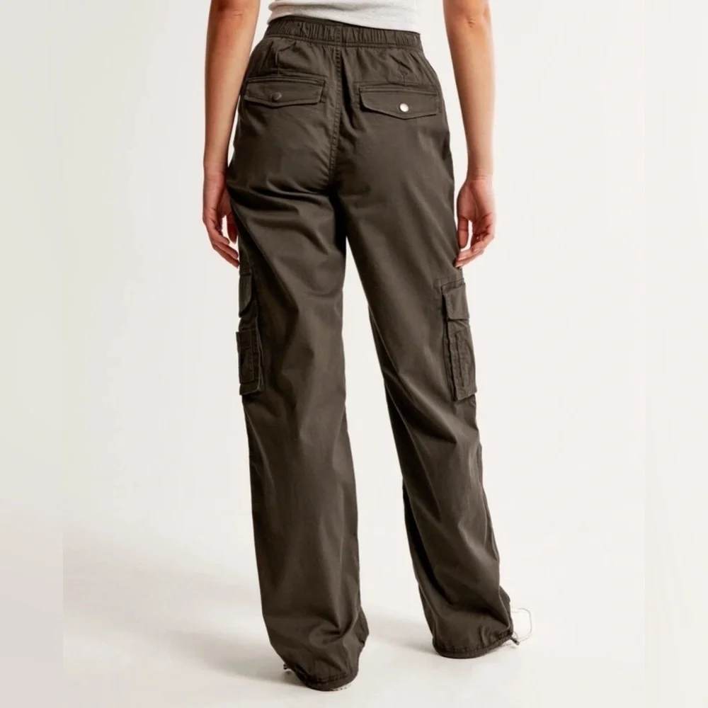 Abercrombie and Fitch Women’s cargo pants size Small - Picture 3 of 11